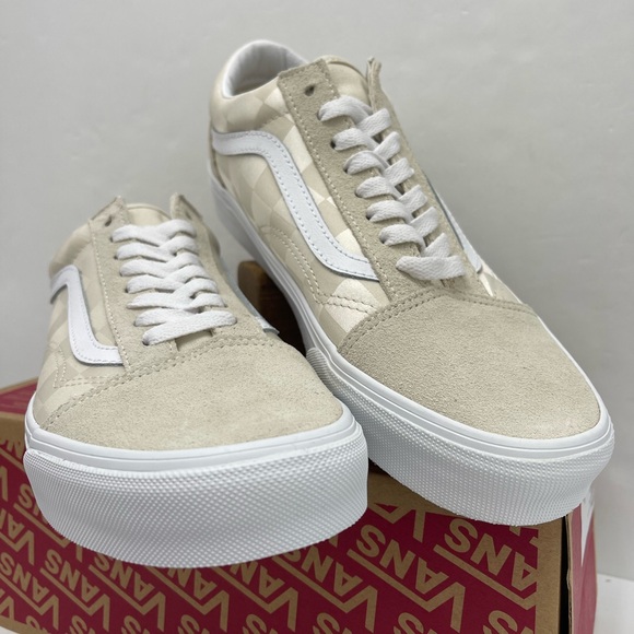 Vans Men’s Old Skool
Satin Checkerboard Turtle Sneakers 
VN000D5NDJR - Picture 6 of 16
